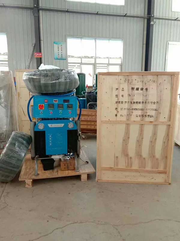 聚氨酯发泡设备型号:JNJX-Q5200(图2) 5200聚氨酯发泡设备包装发货